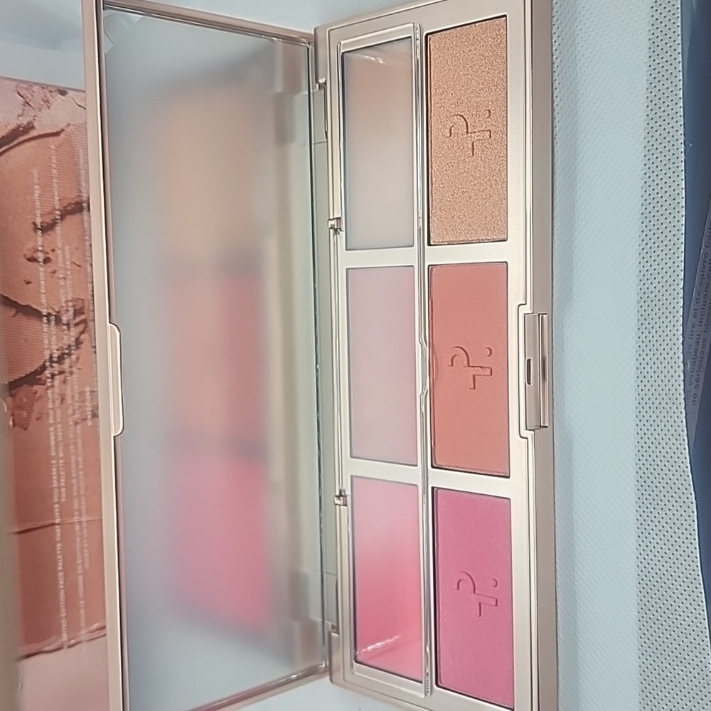 Patrick Ta Iconic Major Headlines Blush Palette